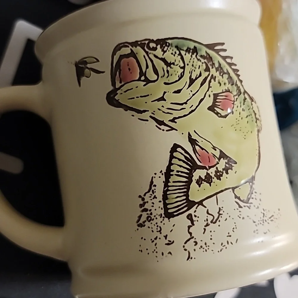 RARE New Spectrum Designz 2017 Lrg Mouth Bass Fly Fishing Lodge Coffee Mug - Picture 5 of 8